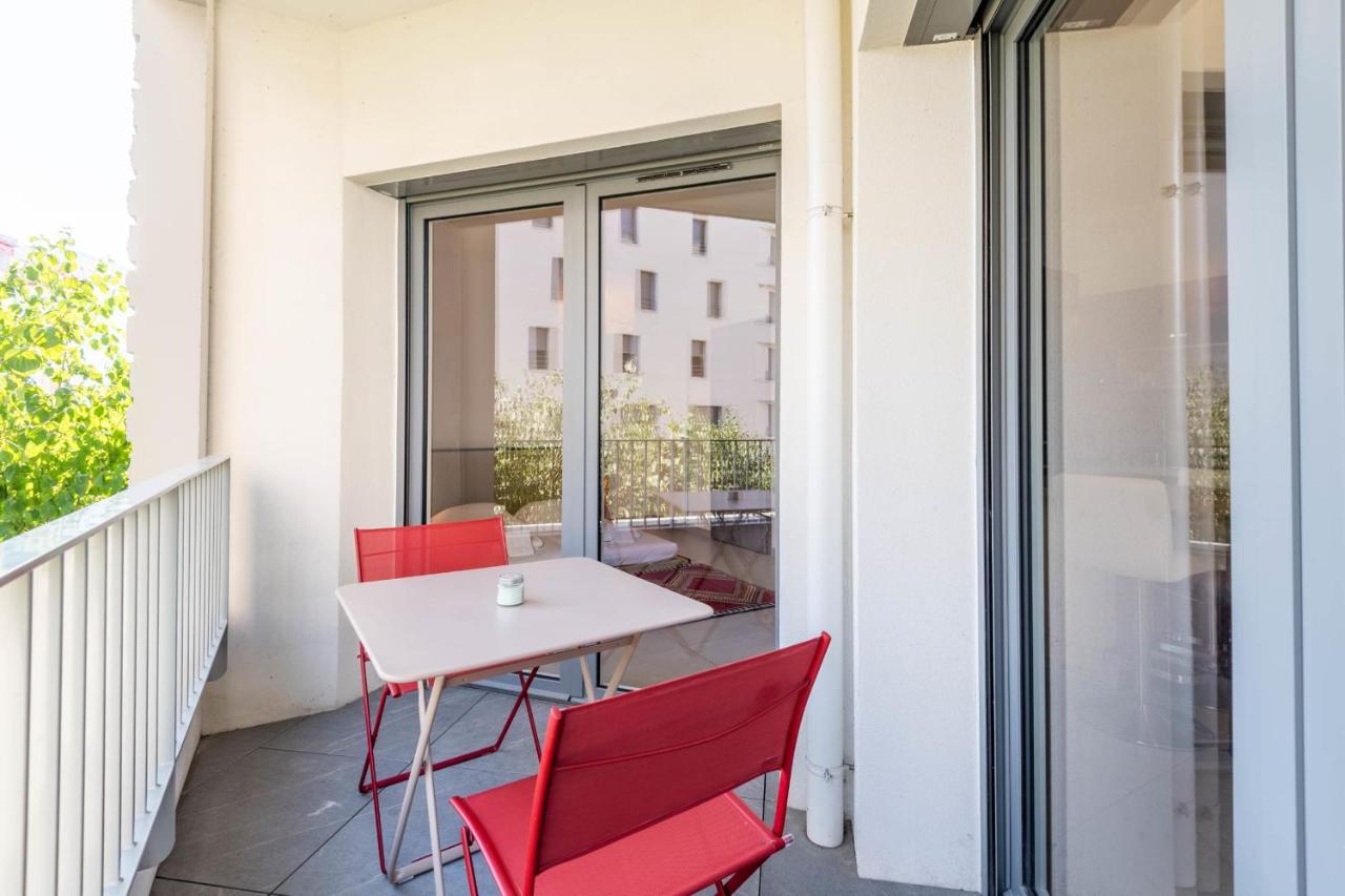 Charming Apartment With Balcony And Parking Near The Center Of Annecy Luaran gambar