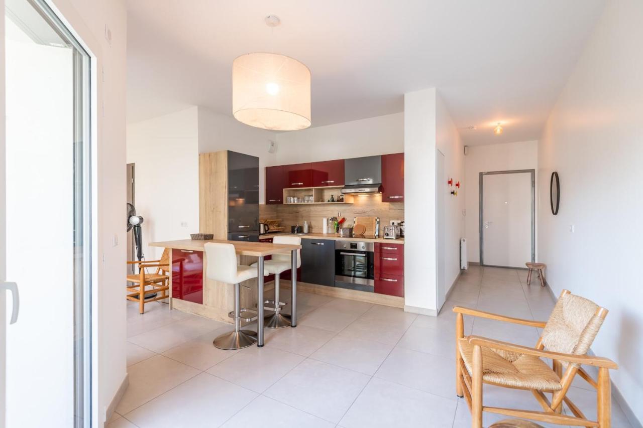 Charming Apartment With Balcony And Parking Near The Center Of Annecy Luaran gambar
