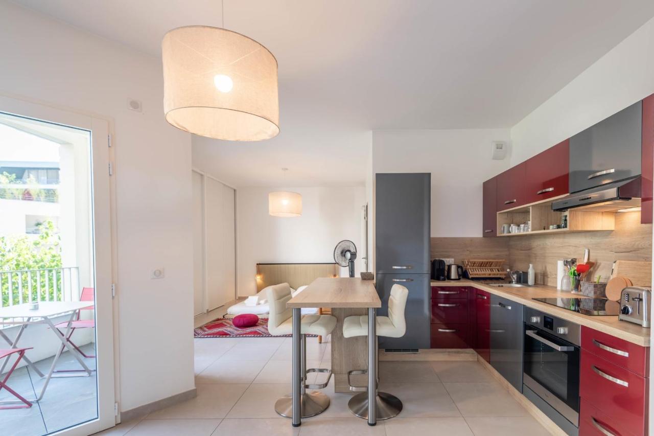 Charming Apartment With Balcony And Parking Near The Center Of Annecy Luaran gambar