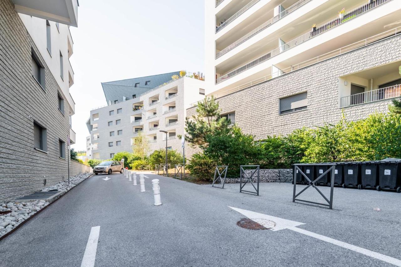 Charming Apartment With Balcony And Parking Near The Center Of Annecy Luaran gambar