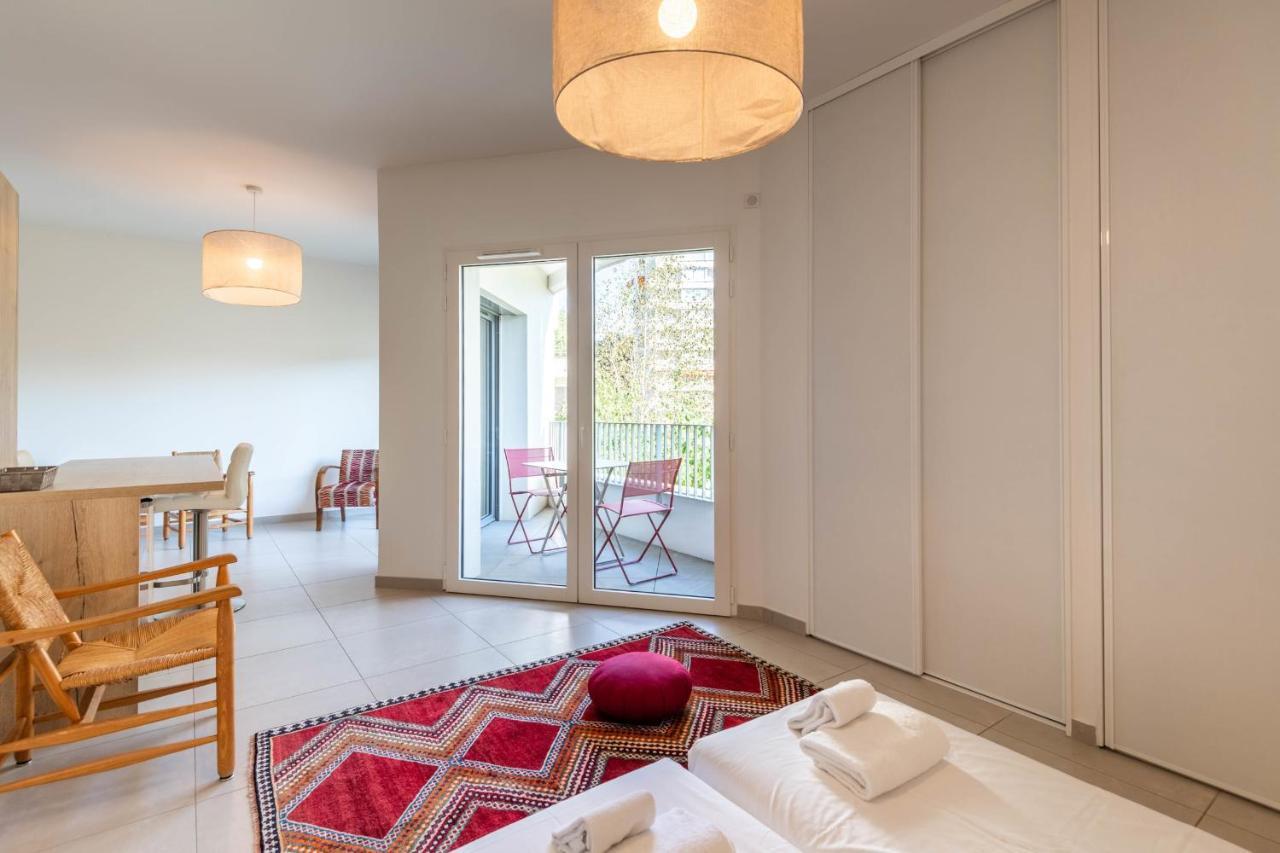 Charming Apartment With Balcony And Parking Near The Center Of Annecy Luaran gambar