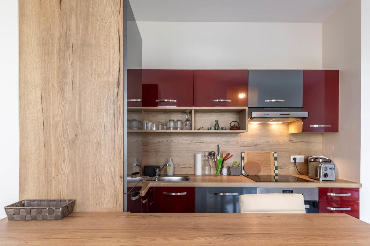 Charming Apartment With Balcony And Parking Near The Center Of Annecy Luaran gambar